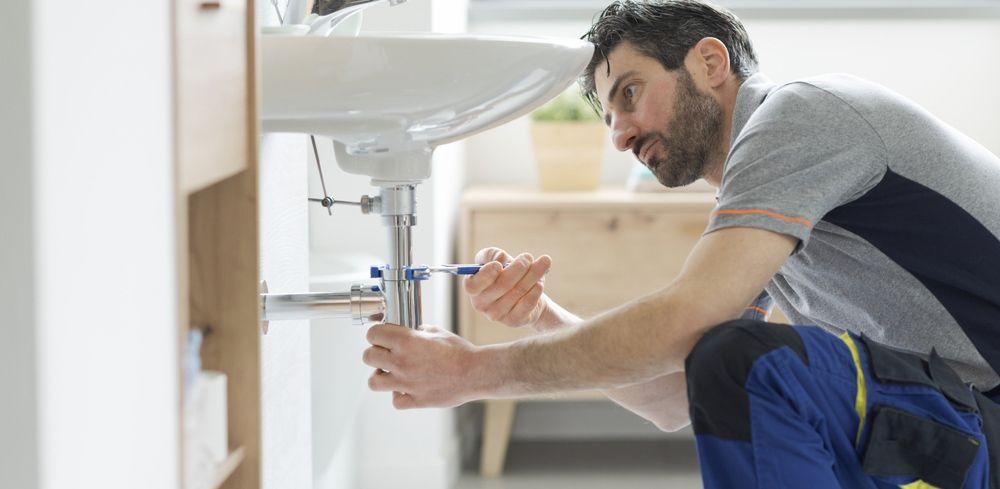 DIY Plumber vs Professional Plumber